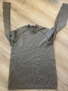lululemon athletica Olive Green Long Sleeve Tee metal vent